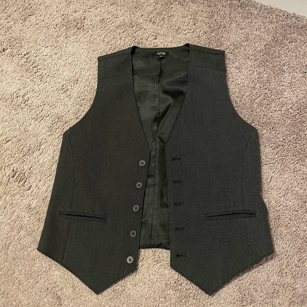 Rarely Worn Apt 9 Vest